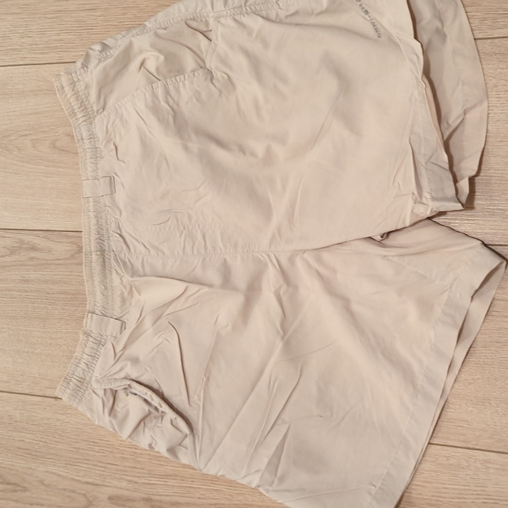 Columbia Khaki shorts